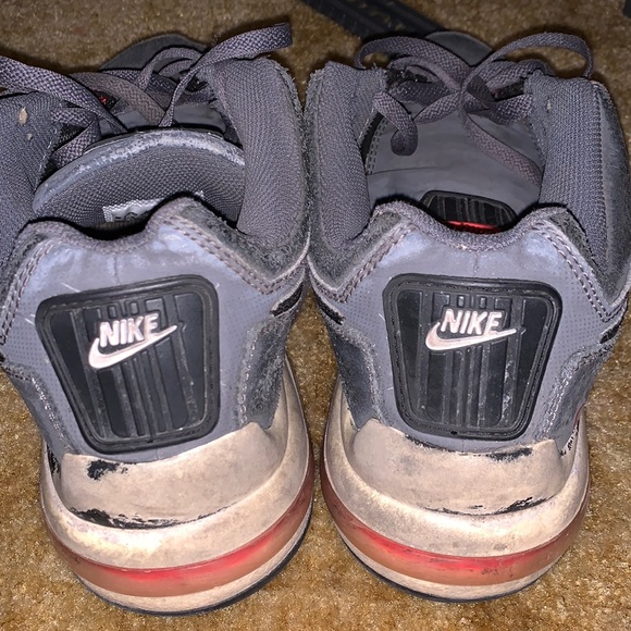 Used Nike air maxes. Had the pair for less than a year - Picture 3 of 5